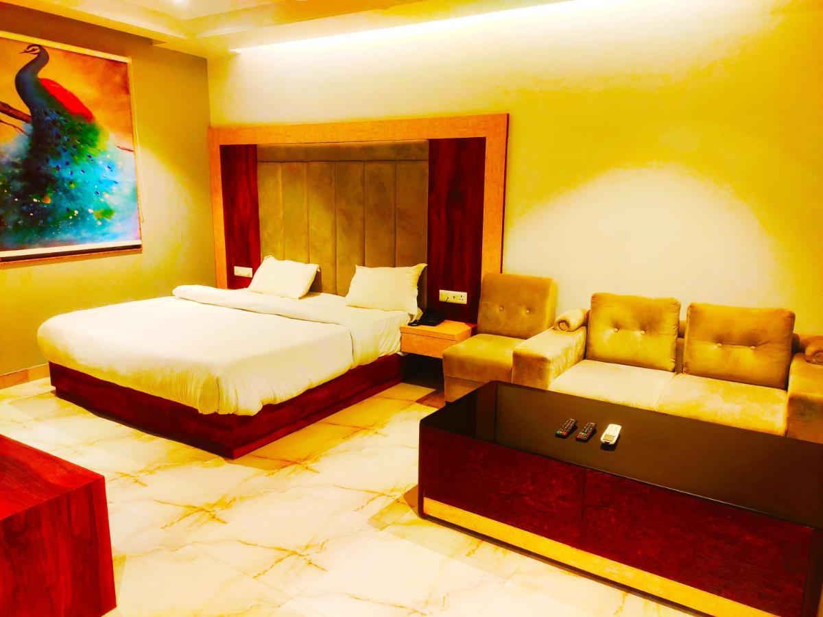 Hotel The Nilsa New Delhi Exterior photo